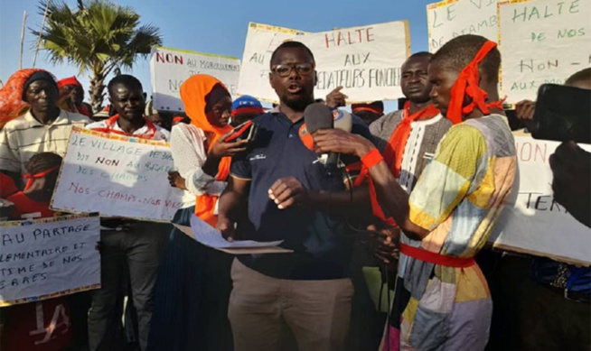 Conflit foncier à Tocky Gare : Un collectif debout contre une « tentative d’expropriation et d’accaparement de leurs terres » Conflit foncier à Tocky Gare : Un collectif debout contre une « tentative d’expropriation et d’accaparement de leurs terres »