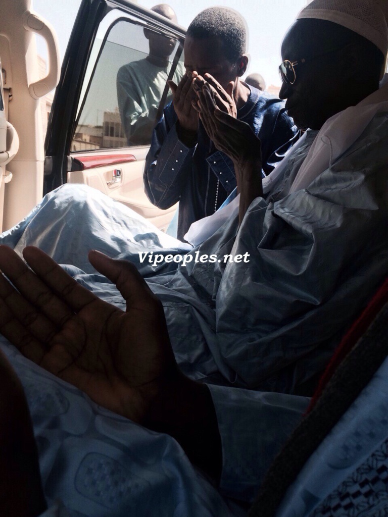 Visite de Serigne Cheikh Saliou dans les résidences de TRE(Touba Almadies) de son talibé Cheikh Amar
