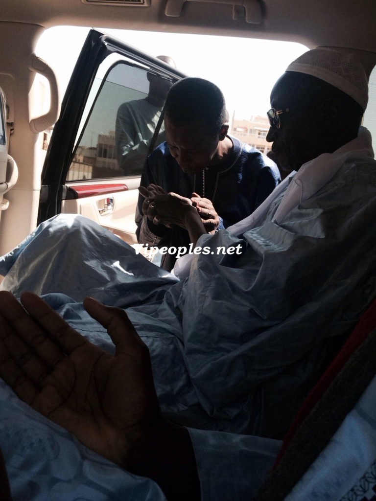 Visite de Serigne Cheikh Saliou dans les résidences de TRE(Touba Almadies) de son talibé Cheikh Amar