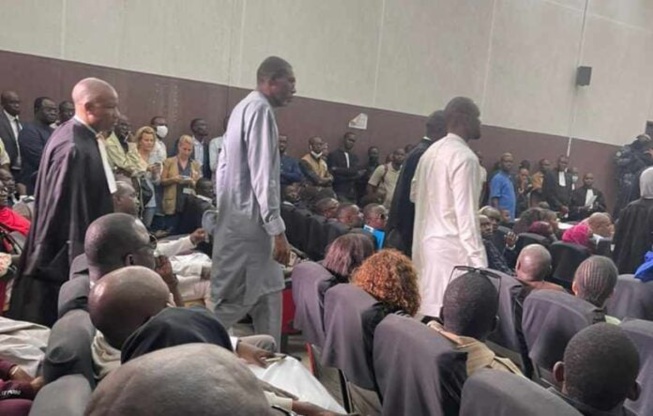 Tribunal : La déclaration d’Ousmane Sonko qui provoqué une nouvelle suspension de l’audience Tribunal : La déclaration d’Ousmane Sonko qui provoqué une nouvelle suspension de l’audience
