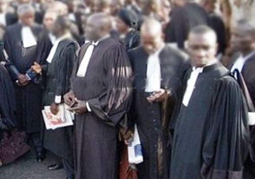 Procès avec Mame Mbaye Niang : Sonko recrute trois avocats étrangers Procès avec Mame Mbaye Niang : Sonko recrute trois avocats étrangers