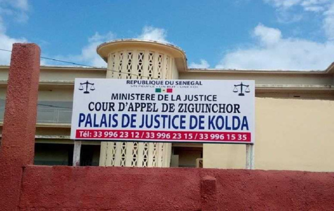 Coupable encore d’offre et de cession de drogue : À Kolda, un homme de 69 ans condamné à 2 ans de prison ferme Coupable encore d’offre et de cession de drogue : À Kolda, un homme de 69 ans condamné à 2 ans de prison ferme