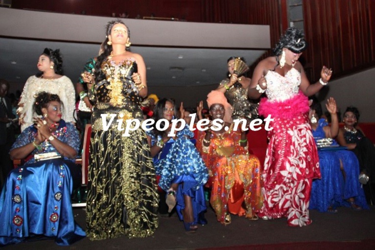 Anniversaire Ngoné Ndiaye Nguéweul à Sorano en images. Regardez Anniversaire Ngoné Ndiaye Nguéweul à Sorano en images. Regardez