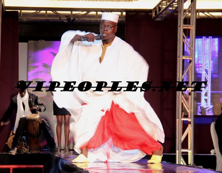 L'humoriste Khouthia à fond dans son art L'humoriste Khouthia à fond dans son art