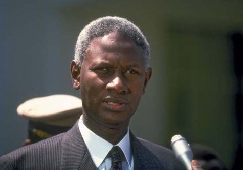 Attaqué de tous bords, Abdou Diouf reçoit le soutien de son ancien Dircab Attaqué de tous bords, Abdou Diouf reçoit le soutien de son ancien Dircab