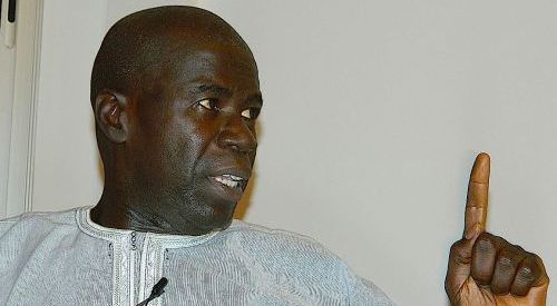 Mame Less Camara sur les Mémoires de Diouf : "La parution de ce livre-mémoires est d'un mercantilisme indécent" Mame Less Camara sur les Mémoires de Diouf : "La parution de ce livre-mémoires est d'un mercantilisme indécent"