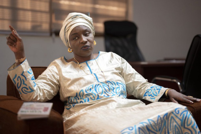 Mimi Touré refuse l'invitation du président Sall et exige la restitution de son mandat de député Mimi Touré refuse l'invitation du président Sall et exige la restitution de son mandat de député