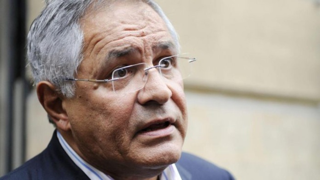 Troisième mandat, expulsion de l’avocat de Sonko…Robert Bourgi se prononce Troisième mandat, expulsion de l’avocat de Sonko…Robert Bourgi se prononce