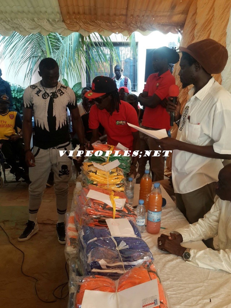 10 PHOTOS:Papis Demba Cissé oeuvre dans le social pour rendre service à son peuple 10 PHOTOS:Papis Demba Cissé oeuvre dans le social pour rendre service à son peuple