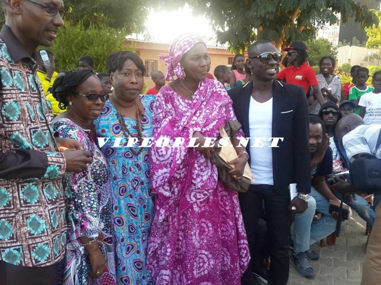 10 PHOTOS:Papis Demba Cissé oeuvre dans le social pour rendre service à son peuple