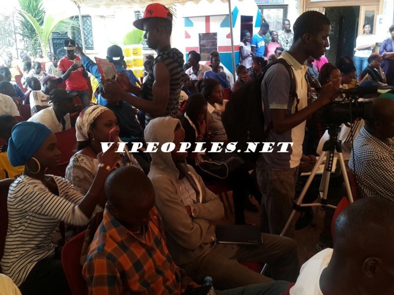 10 PHOTOS:Papis Demba Cissé oeuvre dans le social pour rendre service à son peuple