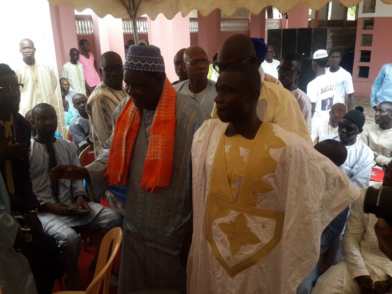 Images du baptéme de Seydina Mouhamed Diouf fils du chanteur Pape Diouf. Regardez