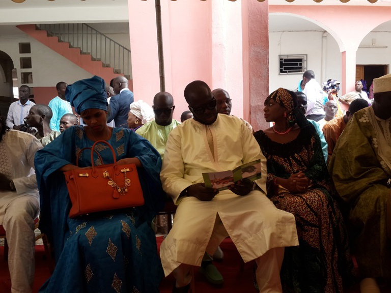 Images du baptéme de Seydina Mouhamed Diouf fils du chanteur Pape Diouf. Regardez
