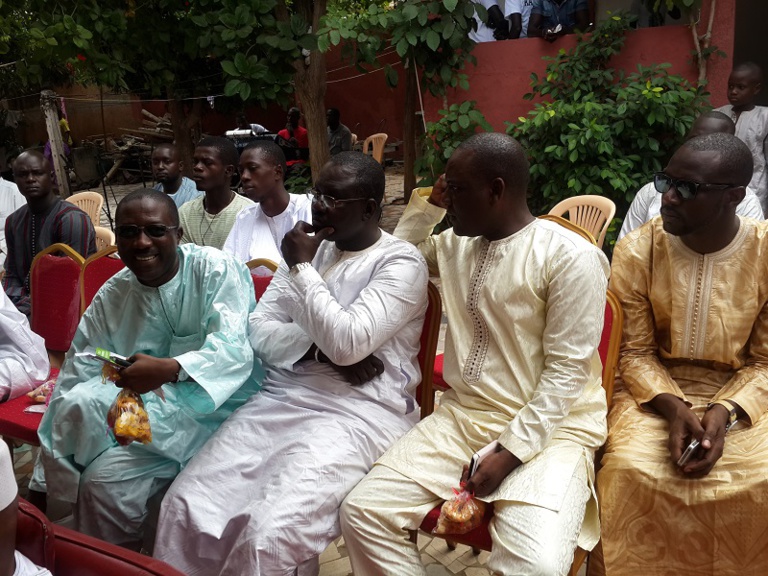 Images du baptéme de Seydina Mouhamed Diouf fils du chanteur Pape Diouf. Regardez