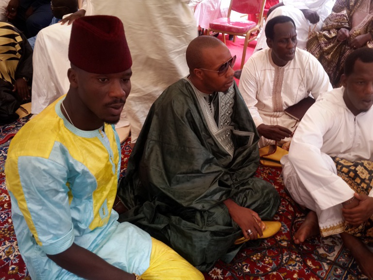 Images du baptéme de Seydina Mouhamed Diouf fils du chanteur Pape Diouf. Regardez
