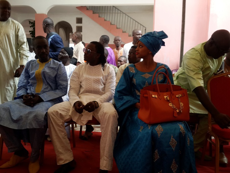 Images du baptéme de Seydina Mouhamed Diouf fils du chanteur Pape Diouf. Regardez