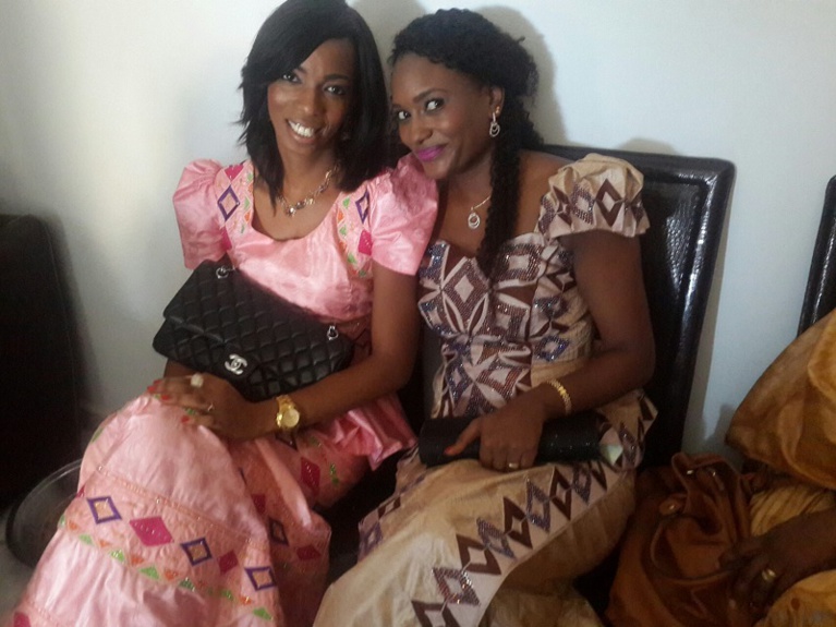 Aprés le "toudou", Bébé Basse reçoit ses amis. Regardez Aprés le "toudou", Bébé Basse reçoit ses amis. Regardez