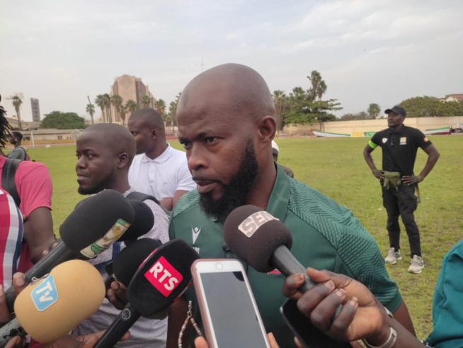 Jaraaf: Youssouph Dabo réagit après avoir été la cible de jets de projectiles par les supporters Jaraaf: Youssouph Dabo réagit après avoir été la cible de jets de projectiles par les supporters