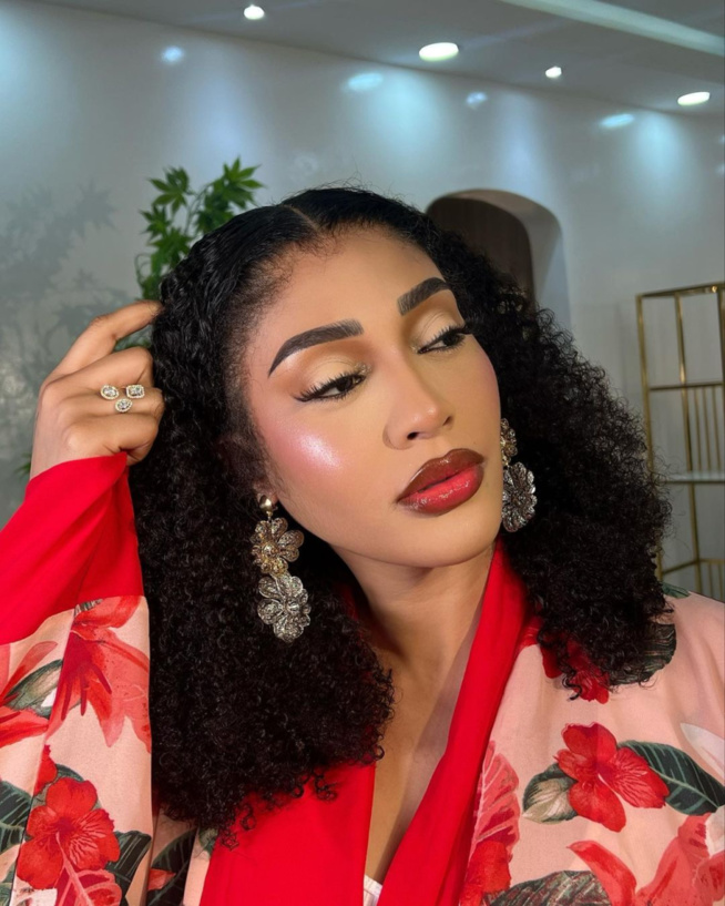 Adja Diallo : Beauté frappante pour followers bluffés Adja Diallo : Beauté frappante pour followers bluffés