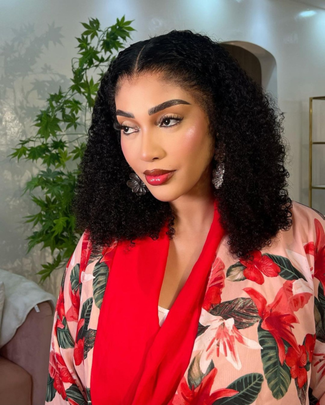 Adja Diallo : Beauté frappante pour followers bluffés Adja Diallo : Beauté frappante pour followers bluffés