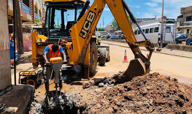Pikine Nord : Les équipes de l’Onas à pied d’œuvre pour une remise en service de la conduite d’arrivée, affaissée près de la station Pikine Nord : Les équipes de l’Onas à pied d’œuvre pour une remise en service de la conduite d’arrivée, affaissée près de la station