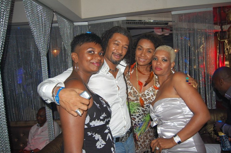 Les stars de la nuit des Almadies : Dior, Delphine de la Villa Kristal, Cyril du Vogue et Valerie Diouf Les stars de la nuit des Almadies : Dior, Delphine de la Villa Kristal, Cyril du Vogue et Valerie Diouf