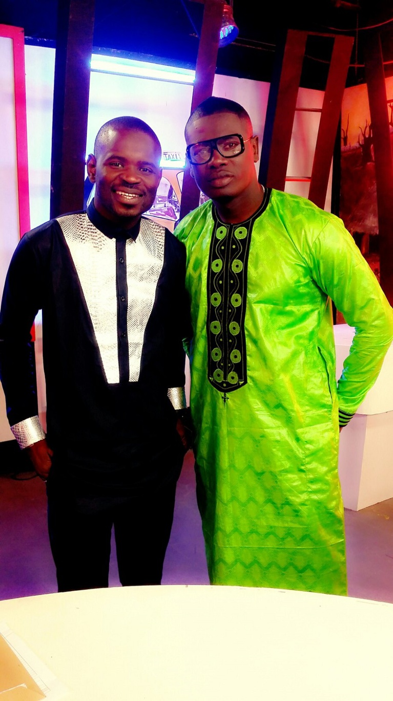 Toute l'équipe de "Yewouleen" de la TFM au couleur de la marque SOLMA du rappeur N Jah Toute l'équipe de "Yewouleen" de la TFM au couleur de la marque SOLMA du rappeur N Jah