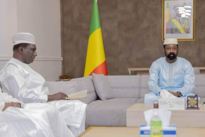 Macky SALL a dépêché auprès de son frère une importante délégation pour LA FRATERNITÉ SÉNÉGALO-MALIENNE Macky SALL a dépêché auprès de son frère une importante délégation pour LA FRATERNITÉ SÉNÉGALO-MALIENNE