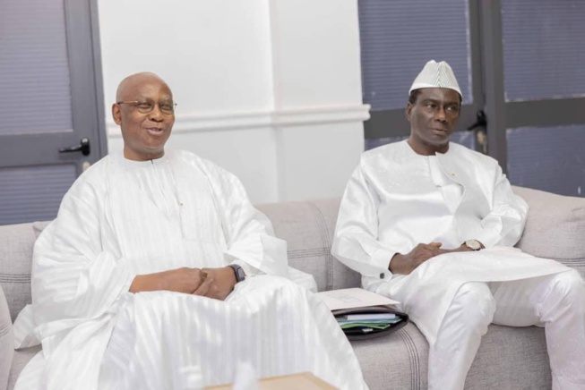 Macky SALL a dépêché auprès de son frère une importante délégation pour LA FRATERNITÉ SÉNÉGALO-MALIENNE Macky SALL a dépêché auprès de son frère une importante délégation pour LA FRATERNITÉ SÉNÉGALO-MALIENNE