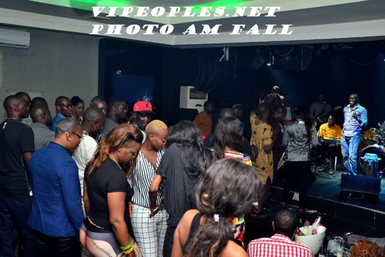 "Rakadiou show" Pape Diouf enflamme le Baramundi tous les dimanches.Regardez "Rakadiou show" Pape Diouf enflamme le Baramundi tous les dimanches.Regardez