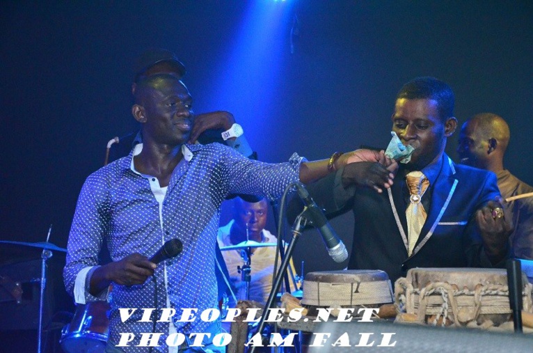 "Rakadiou show" Pape Diouf enflamme le Baramundi tous les dimanches.Regardez