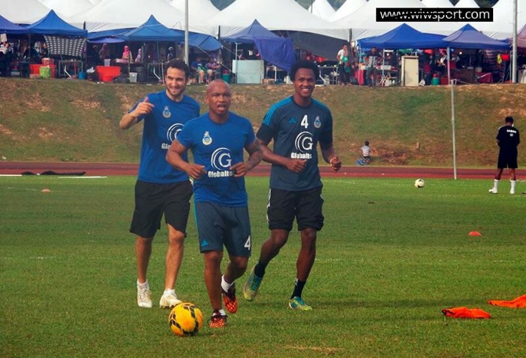 El Hadj Diouf nouvelle star des Malaisiens El Hadj Diouf nouvelle star des Malaisiens