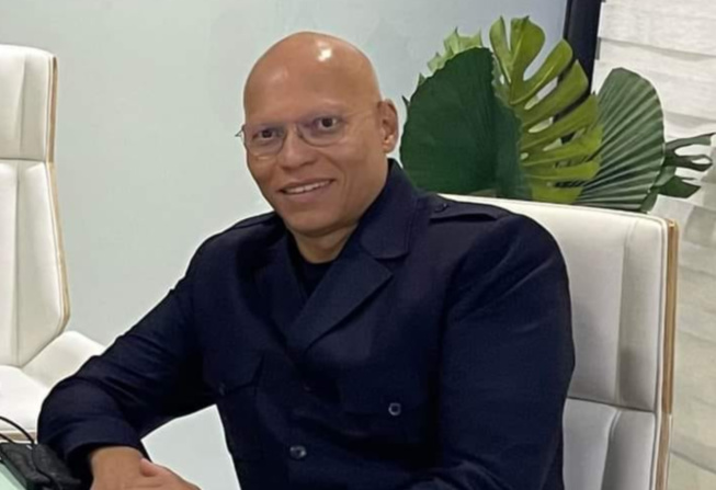 Présidentielle de 2024 – Karim Wade s’inscrit sur les listes électorales Présidentielle de 2024 – Karim Wade s’inscrit sur les listes électorales