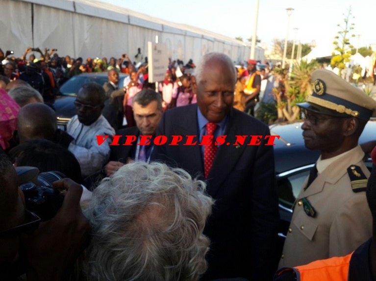 Revivez quelques images de l’arrivé du S.G sortant de l'OIF Abdou Diouf au village de la Francophonie Revivez quelques images de l’arrivé du S.G sortant de l'OIF Abdou Diouf au village de la Francophonie