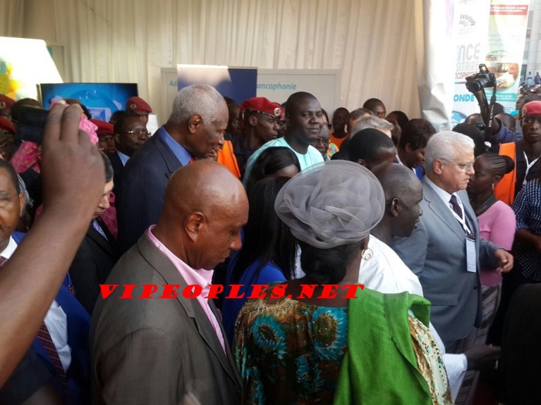 Revivez quelques images de l’arrivé du S.G sortant de l'OIF Abdou Diouf au village de la Francophonie Revivez quelques images de l’arrivé du S.G sortant de l'OIF Abdou Diouf au village de la Francophonie