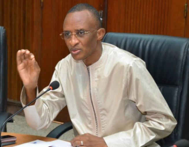 Le Ministre Abdoulaye Sow présente ses condoléances à la famille de feu Oumar Sow, Directeur général de l’Urbanisme et de l’Architecture Le Ministre Abdoulaye Sow présente ses condoléances à la famille de feu Oumar Sow, Directeur général de l’Urbanisme et de l’Architecture