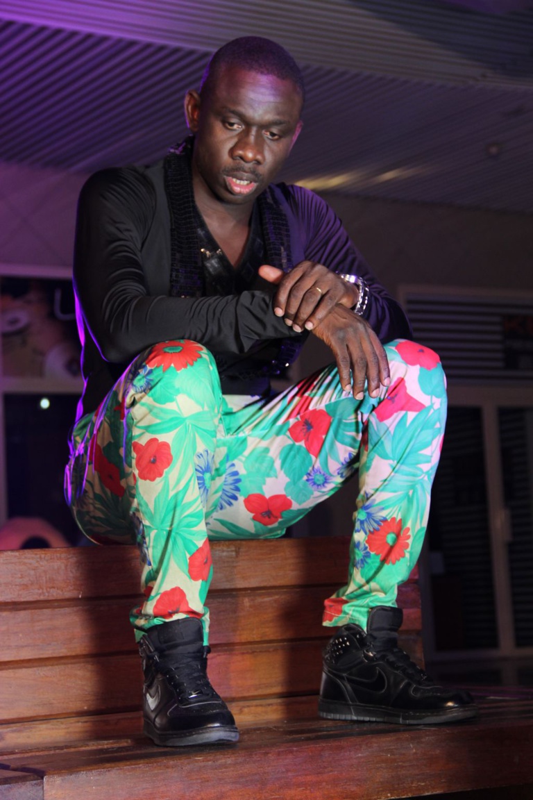 Avant première: 21 images du tournage du clip « Rakadjou » de Pape Diouf. Regardez Avant première: 21 images du tournage du clip « Rakadjou » de Pape Diouf. Regardez