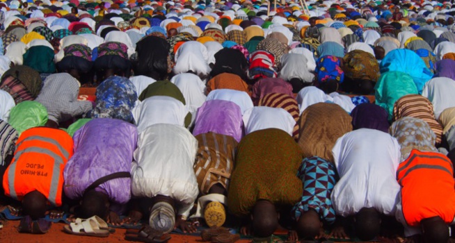 Officiel / Le pays avec le plus de musulmans au monde, annonce la date de la Korité, après observation de la lune Officiel / Le pays avec le plus de musulmans au monde, annonce la date de la Korité, après observation de la lune