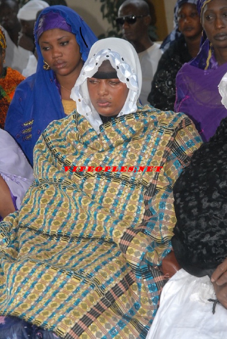 20 Images: Demba Dia a rejoint sa dernière demeure, les cimetières de Yoff aujourd'hui avec un mot: Un homme de Dieu. 20 Images: Demba Dia a rejoint sa dernière demeure, les cimetières de Yoff aujourd'hui avec un mot: Un homme de Dieu.