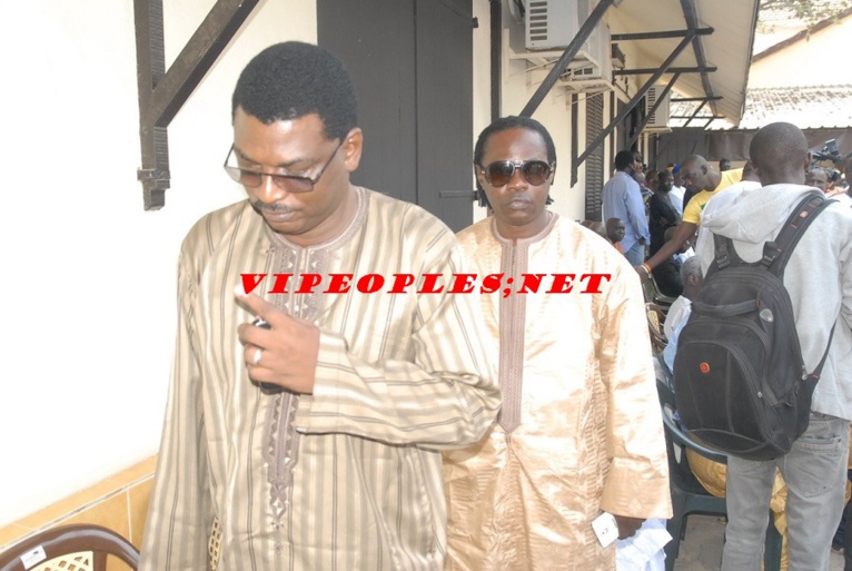 20 Images: Demba Dia a rejoint sa dernière demeure, les cimetières de Yoff aujourd'hui avec un mot: Un homme de Dieu. 20 Images: Demba Dia a rejoint sa dernière demeure, les cimetières de Yoff aujourd'hui avec un mot: Un homme de Dieu.