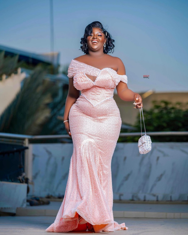 Korité 2023: Admirez la belle tenue de Abiba (Photos) Korité 2023: Admirez la belle tenue de Abiba (Photos)