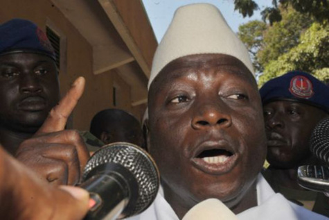 Yaya Jammeh insulte les autorités guinéennes qui tardent à le remercier pour un don 500 mille dollars contre Ebola Yaya Jammeh insulte les autorités guinéennes qui tardent à le remercier pour un don 500 mille dollars contre Ebola