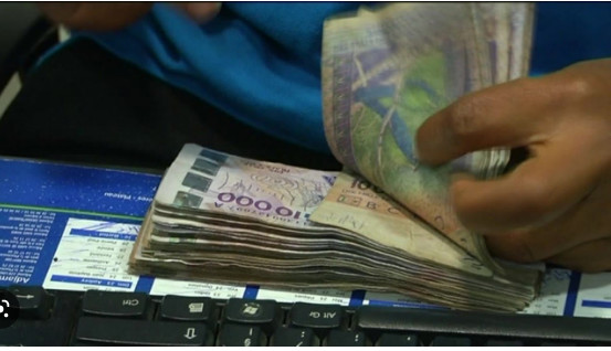 Utilisation des nom et photo d’un ministre-conseiller : L’escroc réclame 400.000 FCfa à … Utilisation des nom et photo d’un ministre-conseiller : L’escroc réclame 400.000 FCfa à …