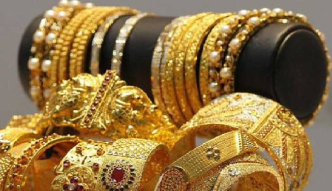 Un amour à la folie : Elle vole les bijoux en or de sa sœur pour son copain