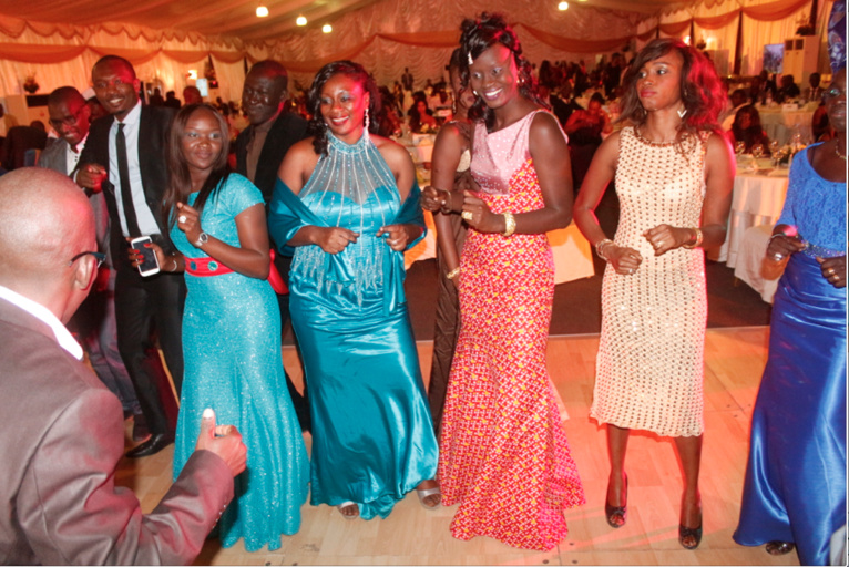 Vidéo- Gala de la presse- Le « concours » de danse des journalistes Vidéo- Gala de la presse- Le « concours » de danse des journalistes