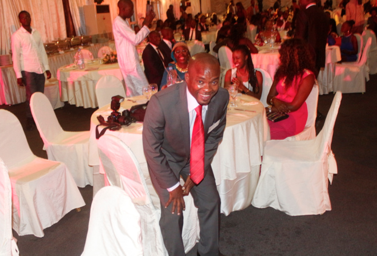 Images- Gala de la Presse le groupe Pape et Cheikh fait danser les journalistes Images- Gala de la Presse le groupe Pape et Cheikh fait danser les journalistes