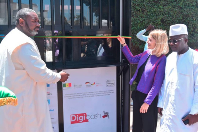 Accès aux services digitaux et emploi des jeunes: 130 kiosques multi-services, destinés à 260 jeunes, réceptionnés Accès aux services digitaux et emploi des jeunes: 130 kiosques multi-services, destinés à 260 jeunes, réceptionnés