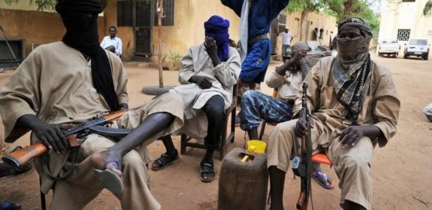 Urgent – Matam : Un vigile alerte sur la présence de 18 terroristes à la frontière, les FDS et l’armée sur place Urgent – Matam : Un vigile alerte sur la présence de 18 terroristes à la frontière, les FDS et l’armée sur place