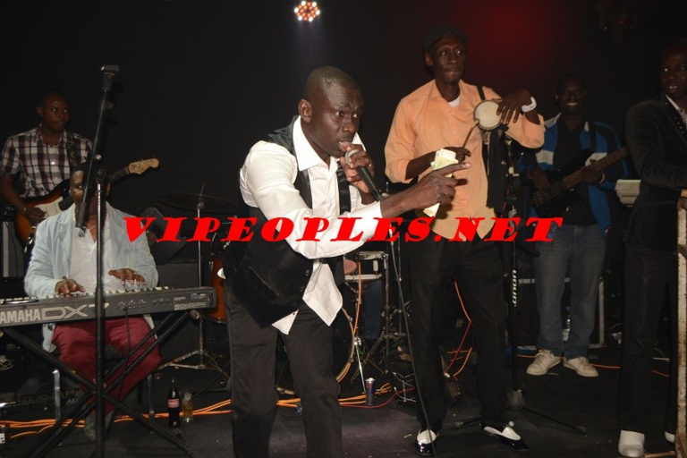 12 Photos :"Rakadiou show" avec Pape Diouf : Akon "Tothie na" Baramundi 12 Photos :"Rakadiou show" avec Pape Diouf : Akon "Tothie na" Baramundi
