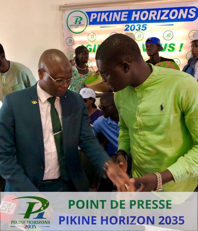 En images forte mobilisation de Cheikh Sène du Mouvement Pikine Horizons 2035 face à la presse. En images forte mobilisation de Cheikh Sène du Mouvement Pikine Horizons 2035 face à la presse.